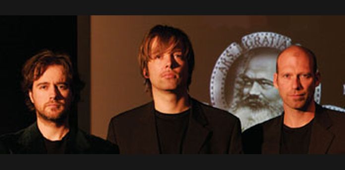 Das Kapital Joue Hanns Eisler "Ballads & Barricades"